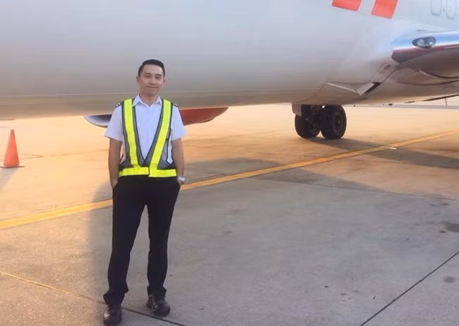 Folkky Chutiphong, sống ở Thái Lan là người từng có mức thu nhập tới 100.000 bath/tháng (hơn 70 triệu đồng).