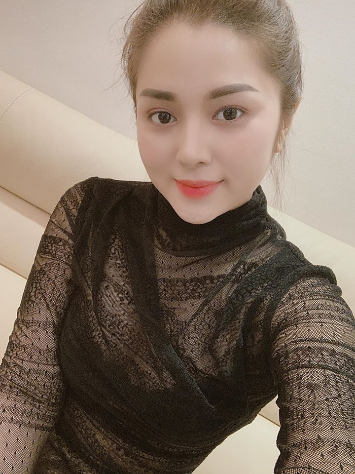 "Bạn quen biết bao nhiêu người không quan trọng, quan trọng là khi hoạn nạn bao nhiêu người còn quen biết bạn".