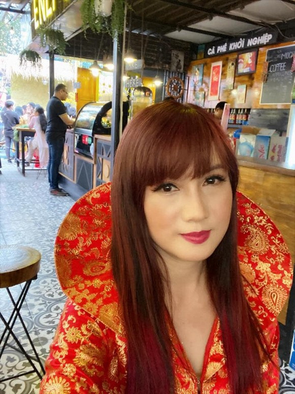 Hiền Mai hiện có cuộc sống hạnh phúc bên chồng doanh nhân và con trai. Dù rời xa showbiz đã lâu nhưng cuộc sống của nữ diễn viên vẫn nhận được sự quan tâm của công chúng.