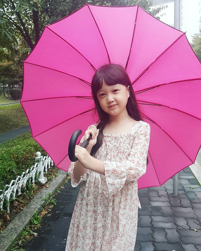 Dân mạng để lại nhiều bình luận ngưỡng mộ đồng thời mong chờ sự trở lại của sao nhí 10 tuổi trong dự án phim ảnh tiếp theo.