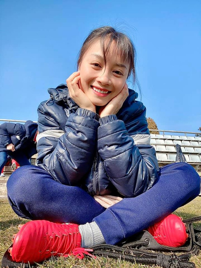 Hoang Thi Loan lot top 10 cau thu xinh nhat chau A-Hinh-2