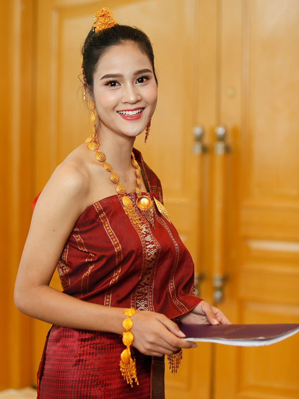 Hot girl Gie Trieng tiet lo bi quyet bat ngo de co voc dang nong bong