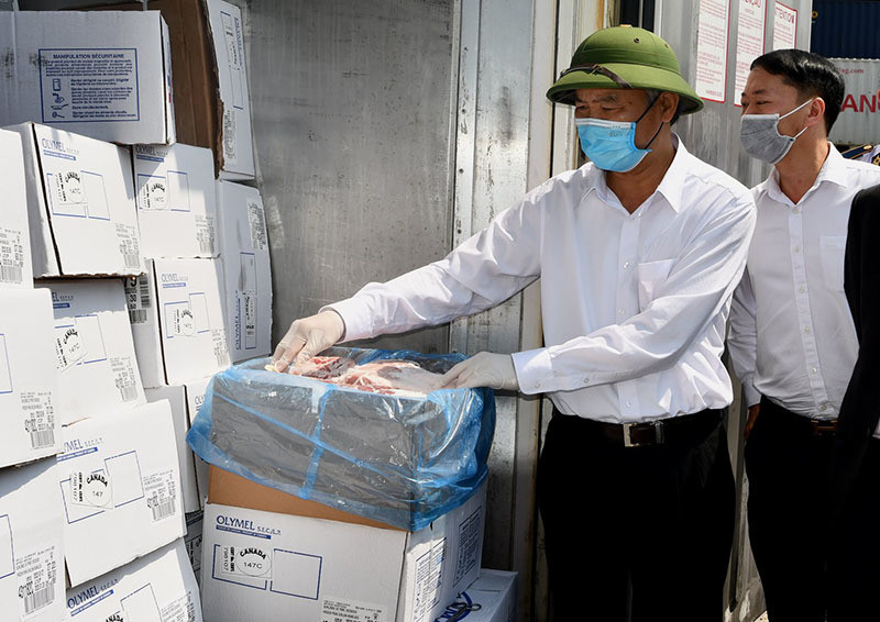 Thit lon nhap 60 ngan/kg va quan niem sai lam cua nguoi Viet