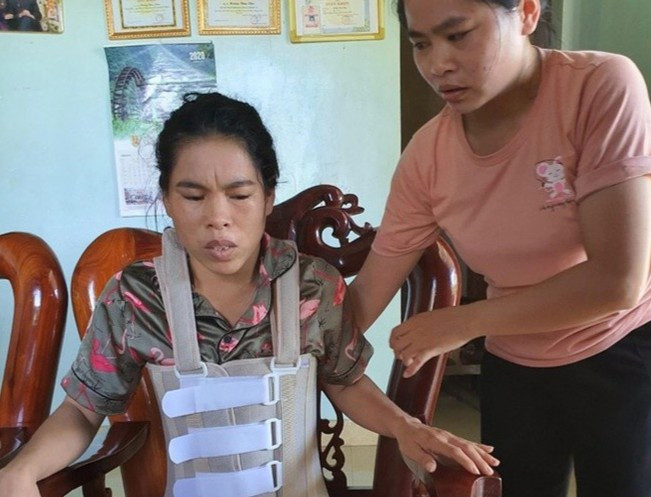 Hoàng Nhật Ánh bị chồng bạo hành trong suốt 11 năm.