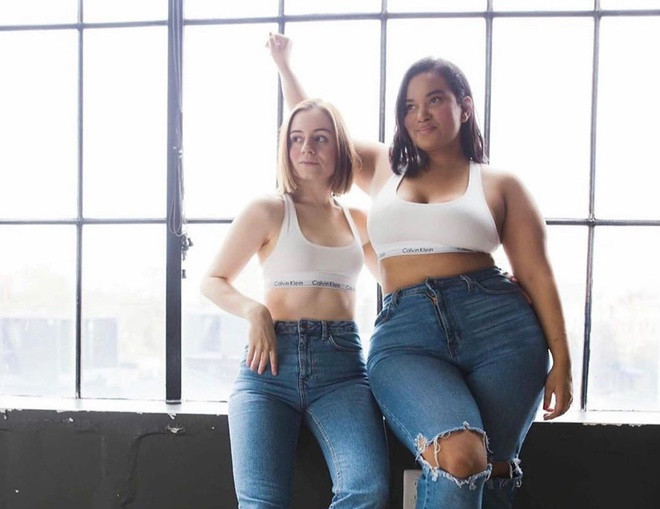 Denise và cô bạn thân Maria Castellanos - người sở hữu thân hình thon thả hơn - bắt đầu mặc các bộ đồ giống nhau và quay clip nhảy múa vui nhộn. Với thông điệp "style, not size" (tạm dịch: phong cách, không phải số đo), cặp bạn thân thể hiện nét cuốn hút và phong cách riêng qua cơ thể mình khi mặc đồ giống nhau.