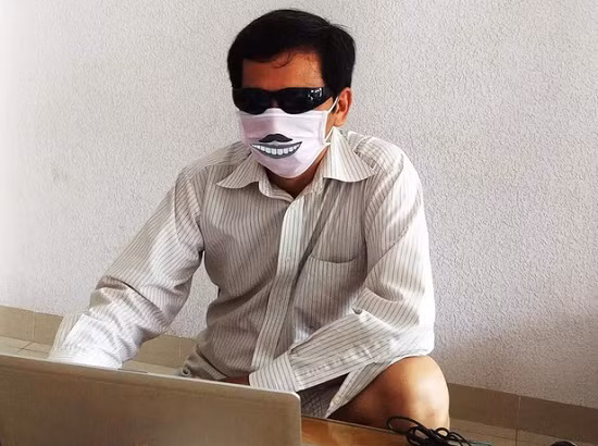 Hoc tro keu chan hoc online, thay giao gui anh “dim hang” dan mat sieu hai-Hinh-2