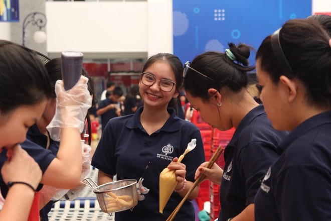 Khiết Tâm đạt kết quả học tập loại giỏi với điểm tổng kết 8,2. Nữ sinh cho biết em thích môn Tiếng Anh nhất.