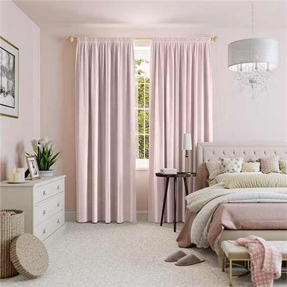 Ngày nay, rèm cửa là vật dụng trang trí không thể thiếu trong mỗi gia đình, nhưng không phải ai cũng biết cách sử dụng rèm của sao cho hợp phong thủy để tiếp thêm vượng khí cho không gian sống. Dưới đây là một vài mẹo nhỏ khi sử dụng rèm chắc chắn sẽ có ích cho bạn.