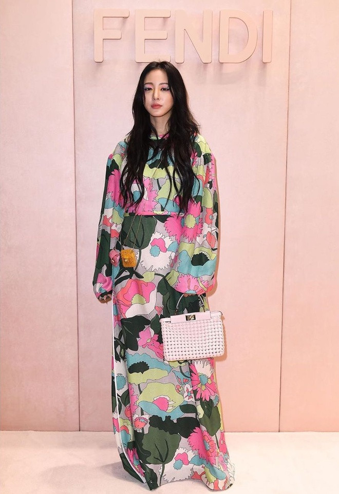 Sau khi bị nghi ngờ, đại diện Han Ye Seul đã lên tiếng. Theo đó, họ xác nhận nữ diễn viên cùng các nhân viên hiện không có dấu hiệu bất thường nào liên quan đến bệnh viêm đường hô hấp cấp.