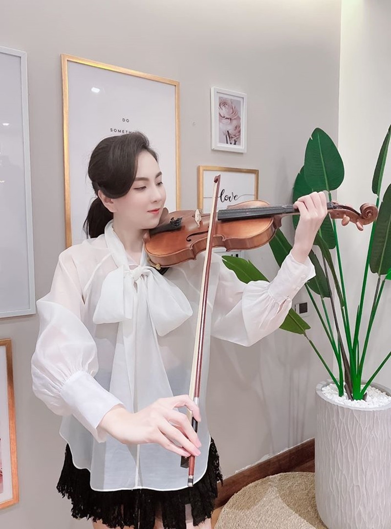 Sau Piano và Golf cuối cùng, MC Mai Ngọc cũng quyết tâm học Violin.