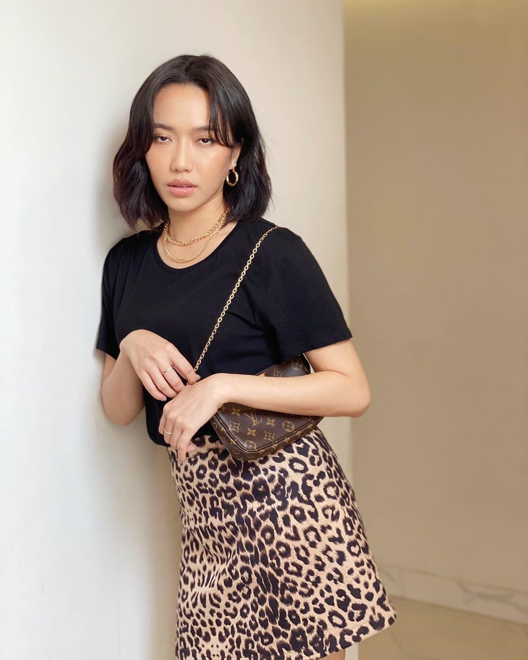 Diệu Nhi đăng ảnh bị bạn bè dìm hàng khi đi ăn đám cưới.