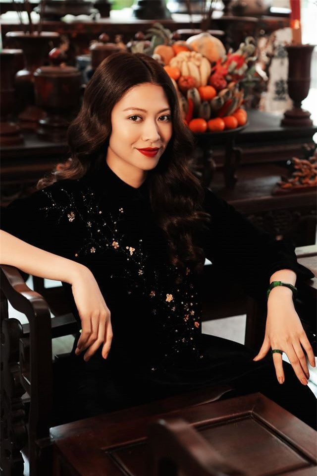 Cách đây không lâu, Ngọc Trinh khiến dân tình ngưỡng mộ khi khoe không gian nhà mình. Dù chỉ là một bức ảnh nhưng có thể thấy nhà của nữ MC Ngọc Trinh vô cùng lộng lẫy.