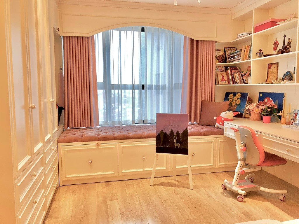 Góc vẽ và đọc sách của Sumo - con của nữ MC VTV.