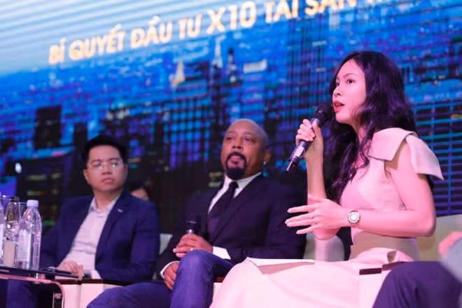 Nu sinh xinh dep rinh 6 hoc bong trong dip hoc online o nha-Hinh-2