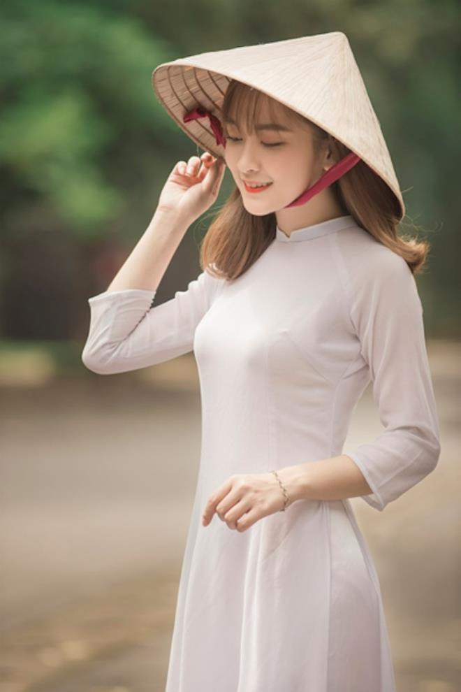 Thu Thủy cũng học cách tự lập kể từ khi lên đại học. Ngoài thời gian dành cho việc học thì Thủy làm thêm công việc chụp hình và livestream cho các cửa hàng thời trang hoặc mẫu ảnh cho các studio. (Ảnh: Kiên Ka Ka)