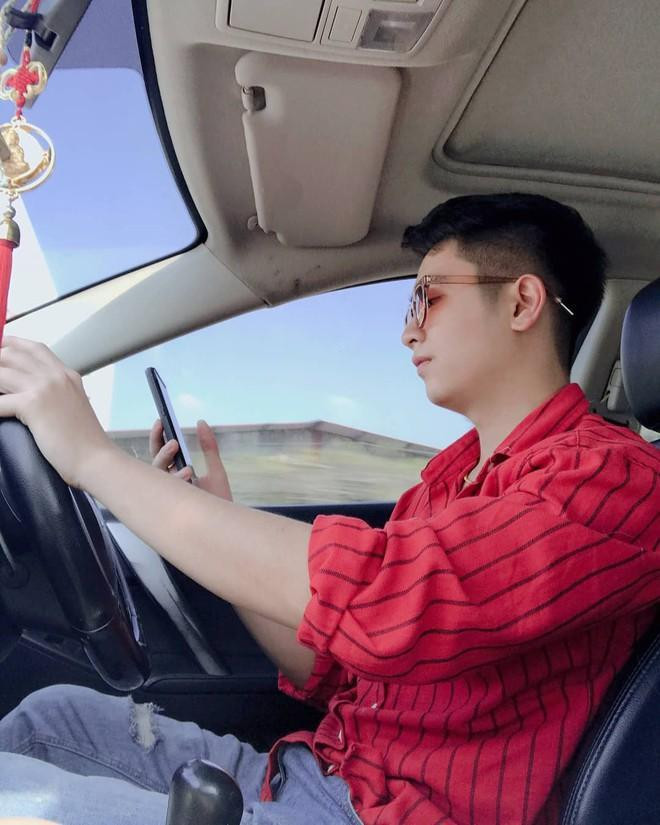 Khi được hỏi một cô gái thế nào sẽ "lọt mắt xanh" của mình, Mai Văn Trung cho hay: "Bạn nữ tài giỏi và năng động sẽ là mẫu người mình thích". Trong thời gian tới, 9X nói cậu sẽ tập trung cho việc học, đồng thời nuôi dưỡng niềm đam mê ca hát.