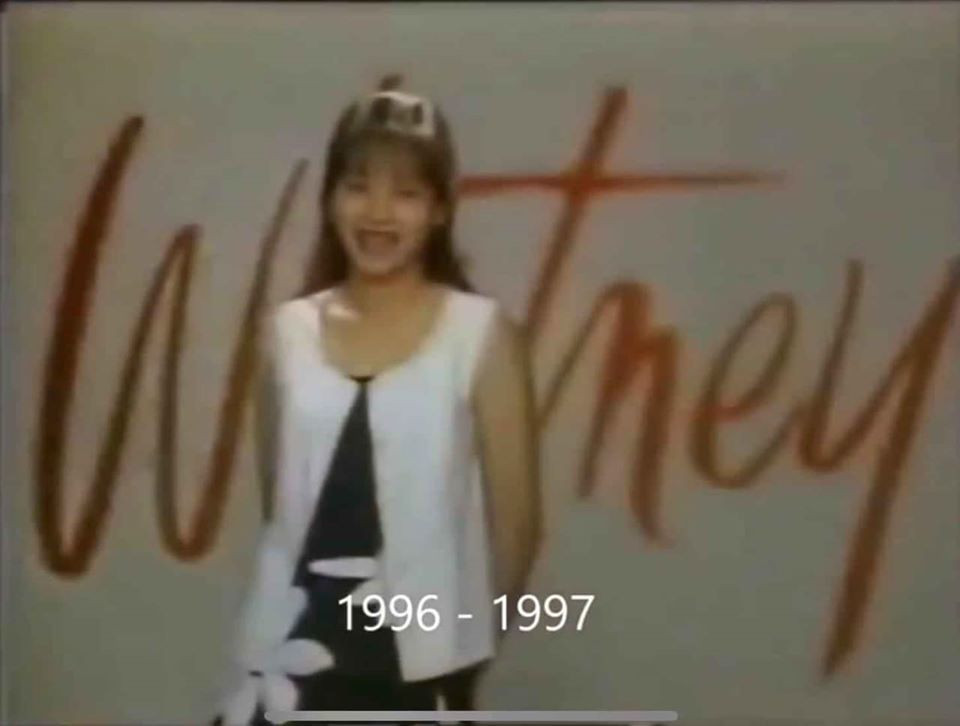 "Hai mươi bốn năm trước mình cũng 24 tuổi, bỡ ngỡ bước chân vào làm cộng tác viên cho Đài. Ấy vậy mà bén duyên tới bây giờ. Rời kênh nhiều năm rồi vẫn thấy trong mình chất nhí nhố VTV3 không thuyên giảm", nhà báo Diễm Quỳnh chia sẻ.