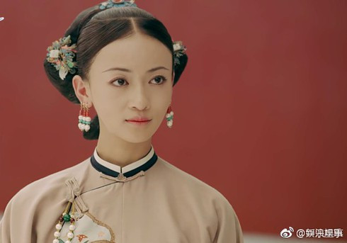 Tuy nhiên một số fan của Châu Tấn lại bênh “thần tượng”. Dẫu rằng chị ấy không còn đẹp như xưa nhưng so với Ngô Cẩn Ngôn trong vai Ngụy Anh Lạc của “Diên Hy công lược” vẫn “ngon” hơn nhiều. Dù chưa làm khán giả thực sự mãn nhãn ở dung nhan, song nội dung phim hấp dẫn, diễn xuất xuất thần của Châu Tấn và Ngô Cẩn Ngôn đã giúp “Diên Hy công lược”, “Hậu cung Như Ý truyện” thành phim cung đấu ăn khách.