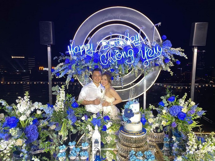 Chi Bao dam duoi hon ban gai kem 16 tuoi trong tiec sinh nhat-Hinh-3