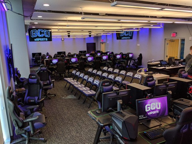 Ban lãnh đạo của GCU sớm nhận ra rằng eSports sẽ tạo ra một cộng đồng mà các bạn sinh viên có thể dễ dàng giao tiếp, học hỏi với nhau. Trước đây, GCU từng cung cấp một phòng đầy đủ thiết bị cho một nhóm sinh viên nhỏ để có thể thi đấu Overwatch và Liên minh huyền thoại. Ảnh: Reddit.