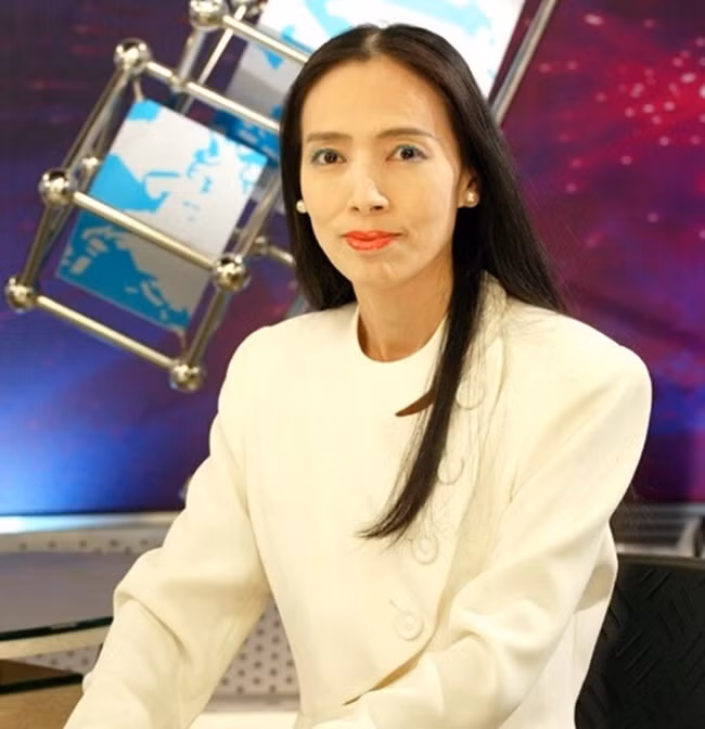 Cuộc hôn nhân thứ ba của người phụ nữ này là với doanh nhân Hoàng Hải Minh. Hai người ly hôn sau khi ông này bắt quả tang bà cặp kè trai trẻ.