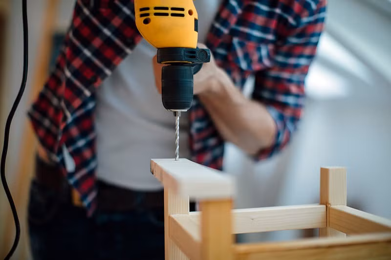 Biết vận hành mũi khoan.