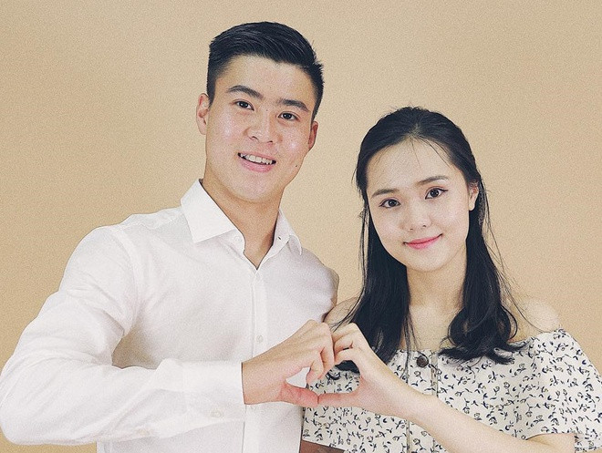 Có vợ là rich kid chính hiệu, Duy Mạnh nhận một số nhận xét không hay. Tuy nhiên Quỳnh Anh chính là người lên tiếng để bênh vực anh. Khi nửa kia bị nói "yêu con nhà giàu", "tiêu tiền phung phí", Quỳnh Anh không ngần ngại khẳng định cô và anh biết cách cân đối tài chính và mong người ngoài ngừng bàn tán, phán xét cuộc sống của mình.