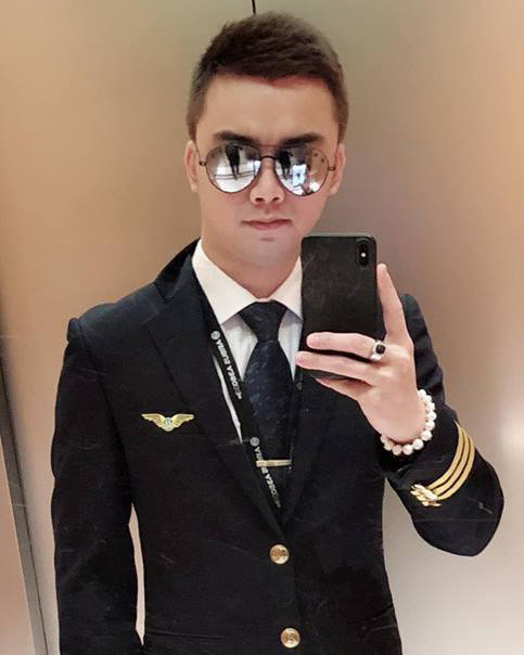 Sau hàng chục năm vắng bóng trên truyền hình, cậu bé Hà Duy răng sún, lém lỉnh ngày nào đã "lột xác" thành chàng cơ phó điển trai của một hãng hàng không nổi tiếng của Việt Nam. Về chuyện tình cảm, Hà Duy từng gây chú ý khi hẹn hò với một nữ giảng viên xinh đẹp. Tuy nhiên đến tháng 8/2018, cả hai tuyên bố chia tay dù trước đó đã làm lễ dạm ngõ. Hiện tại anh hiếm khi chia sẻ chuyện riêng tư lên trang cá nhân.