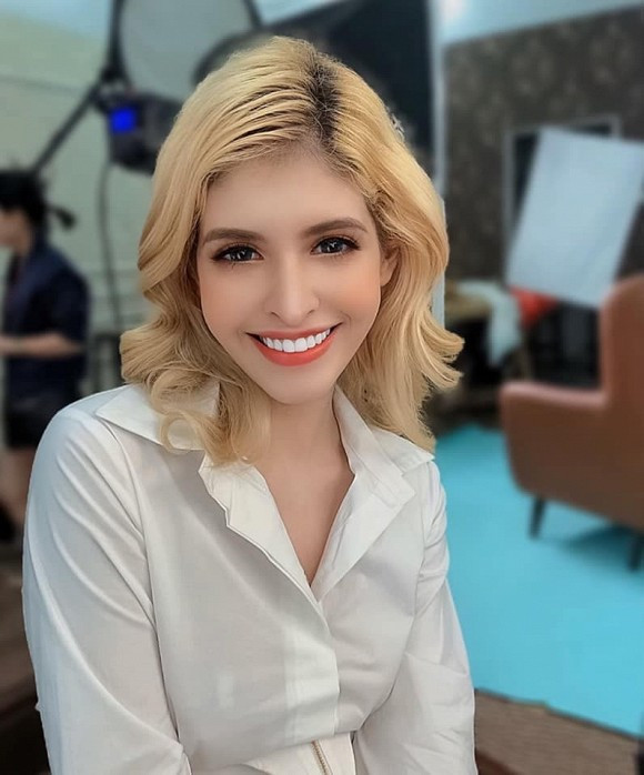 Trong khi đó, Andrea liên tục dính vào scandal đặc biệt là tin đồn bán dâm giá 12.000 USD cho một đại gia 65 tuổi vào năm 2018. Tuy nhiên cô đã lên tiếng phủ nhận. Cũng sau scandal này, Andrea dường như mất tích khỏi showbiz Việt.