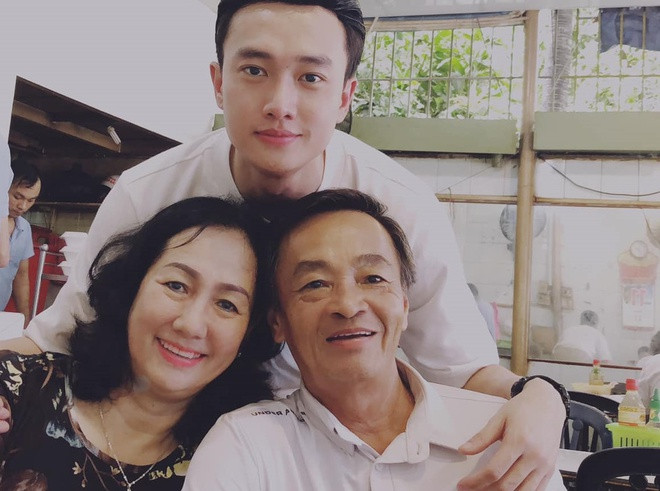 Quoc Truong gay choang khi tang me 3 ty dong trong ngay 8/3-Hinh-3