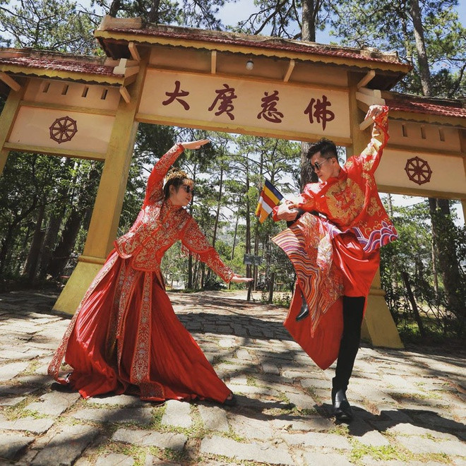 Chuyen tinh thay tro 5 nam yeu bi mat, sap ve chung mot nha-Hinh-3