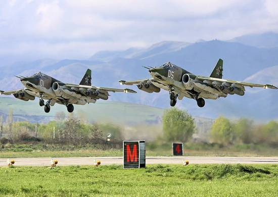 Su-25 có thể sẽ tiếp tục phục vụ lực lượng Nga trong một thời gian dài nữa; do khủng hoảng về kinh tế, nên ngân sách quốc phòng của Nga trong những năm qua đã bị cắt giảm; vì vậy, chương trình thay thế những chiếc Su-25 bằng những chiếc Su-34 hiện đại hơn chưa thể tiến hành ở quy mô lớn.