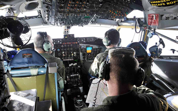 "Hiệp ước Bầu trời mở" là một hiệp ước được ký bởi NATO và các quốc gia thành viên Warsaw trước đây vào tháng 3 năm 1992 và có hiệu lực vào ngày 1/1/2002, đây được coi là một trong những biện pháp xây dựng lòng tin và kiểm soát vũ khí quan trọng sau thời kỳ Chiến tranh Lạnh.