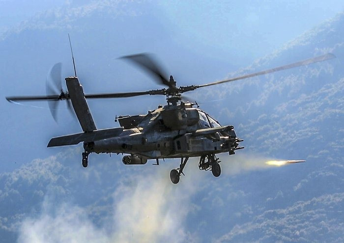 Mỗi chiếc AH-64 Apache với hệ thống vũ khí tiêu chuẩn có giá từ dao động 20 đến 65 triệu USD tùy theo phiên bản.