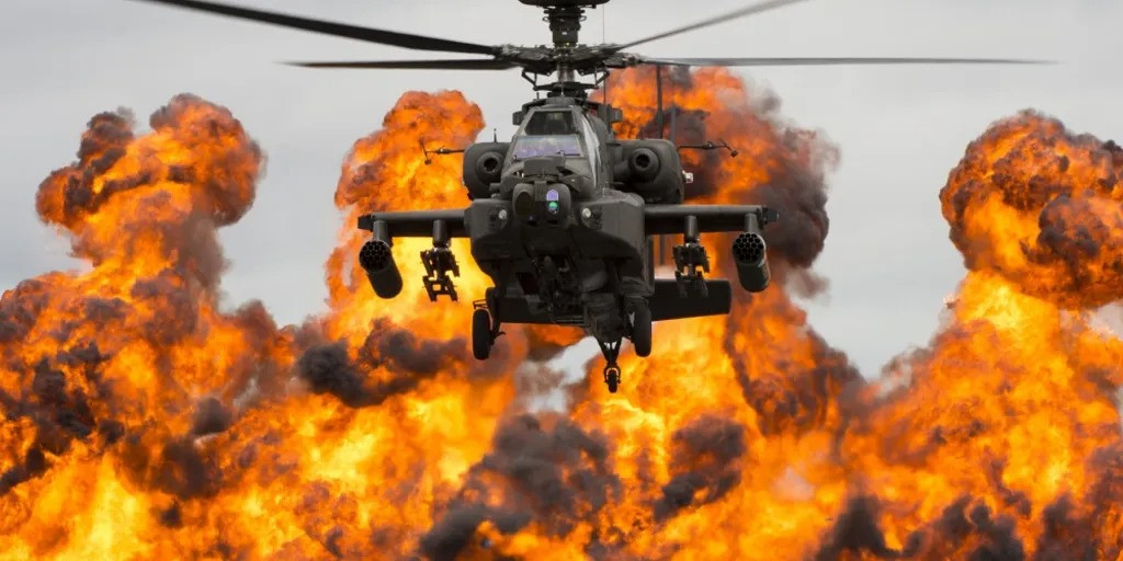 Apache Guardian được trang bị tên lửa không đối đất AGM 114 Hellfire với tầm bắn 8km, tên lửa 70mm Hydra, tên lửa không đối không AIM-9 Sidewinder, tên lửa Stinger, Mistral hoặc Sidearm