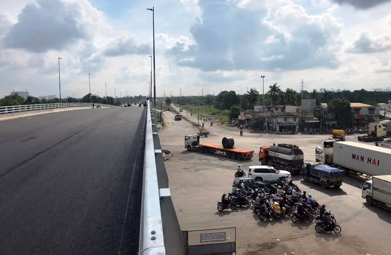 Theo Sở GTVT TPHCM, việc thông xe hạng mục cầu vượt trên Vành đai 2 và kết hợp với hạng mục hầm chui rẽ trái sẽ tạo ra hướng lưu thông thông suốt cho các phương tiện. Đặc biệt là xe container theo trục đường Võ Chí Công, và từ đường Võ Chí Công rẽ trái về cảng Cát Lái, giảm áp lực lên vòng xoay Mỹ Thủy.
