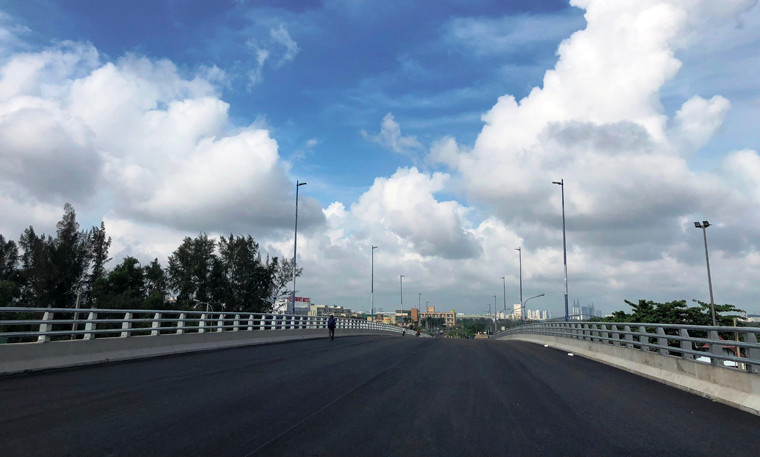 Cầu vượt nút giao thông Mỹ Thủy trị giá 203 tỷ đồng, được triển khai từ tháng 11/2016. Tiến độ hoàn thành phù hợp với tiến độ thực hiện dự án.