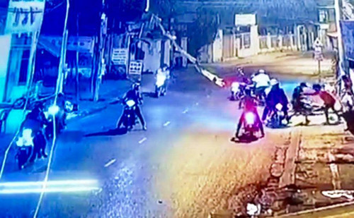 Hình ảnh vụ truy sát kinh hoàng được camera an ninh khu vực xung quanh hiện trường ghi lại.