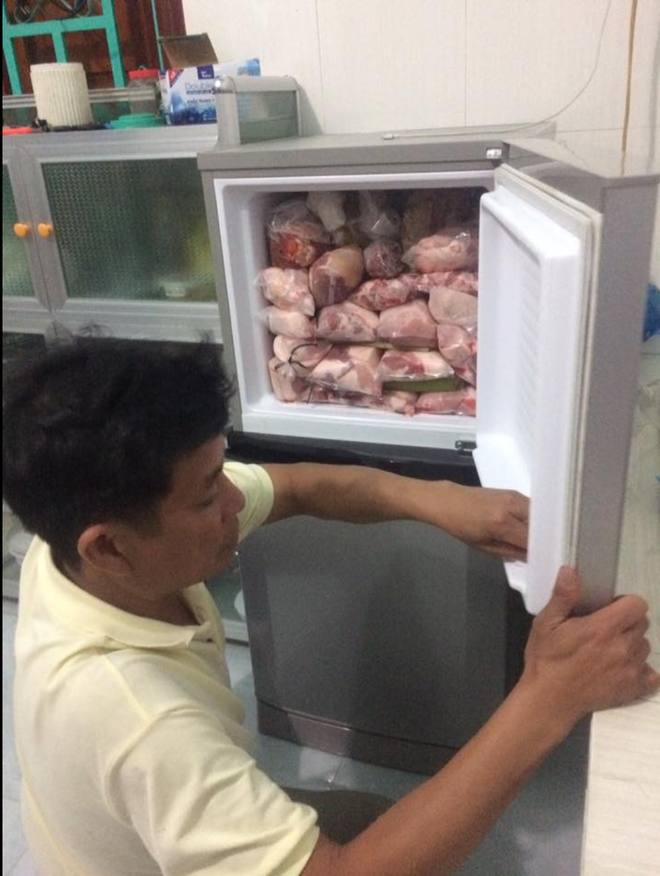 Tấm ảnh tủ lạnh đầy thức ăn sau Tết được đăng tải nhanh chóng nhận sự quan tâm, thích thú của hàng nghìn dân mạng "cùng cảnh ngộ".