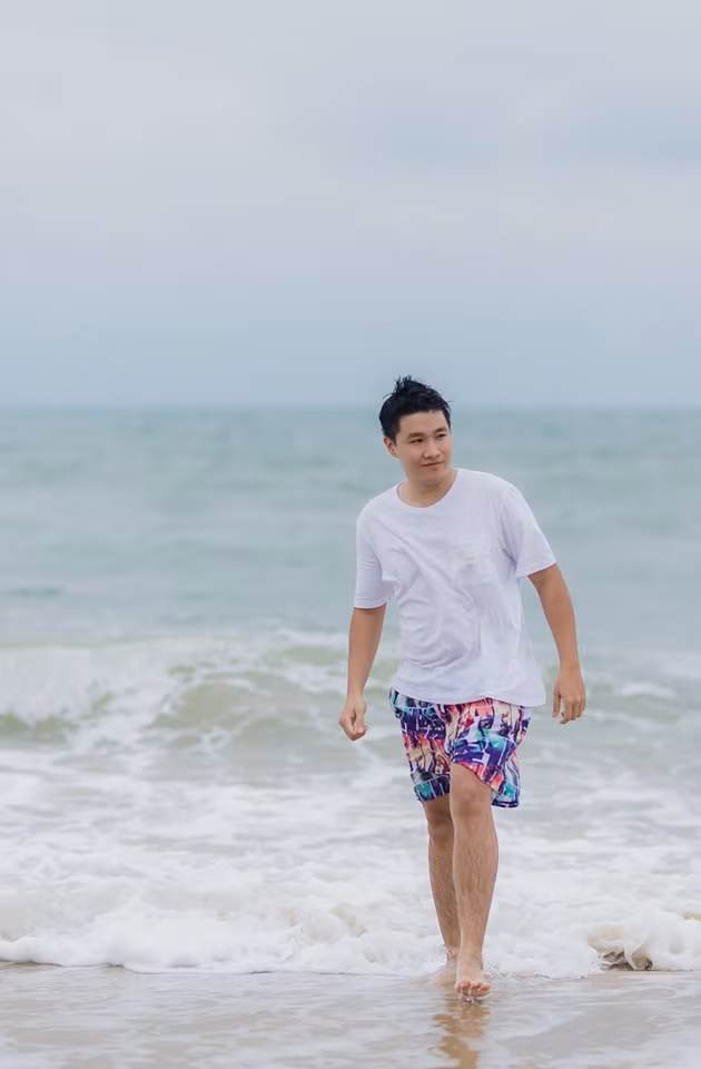 Được dân mạng đặt biệt danh "con trai ông Sơn", Duy Muối cảm giác như mình được cùng đóng phim với thần tượng.