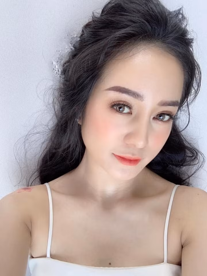 Sở hữu gương mặt với nhiều đường nét tinh túy, Thanh Thủy nhanh chóng được nhiều người chú ý.