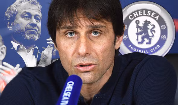 Chuyển nhượng bóng đá từ Express, Conte đã mất đi sự ủng hộ của học trò và họ biết trước sau ông cũng bị sa thải. Ảnh: Express