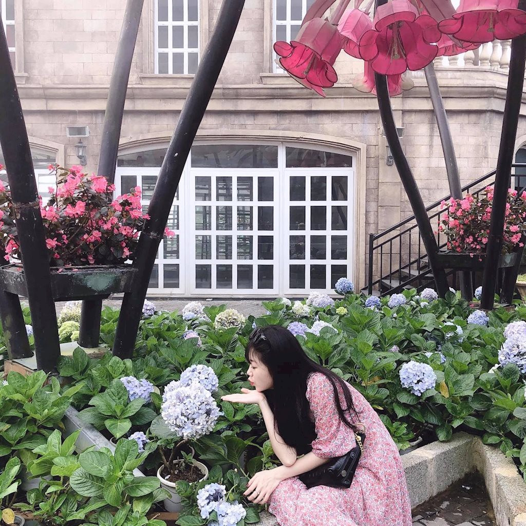 Nữ sinh 9X xinh như búp bê cho biết đang dần hoàn thiện bản thân ở tất cả các phương diện Đức - Trí - Thể - Mỹ để hướng bản thân hoàn hảo hơn, tích cực hơn.