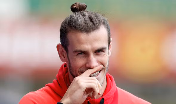 M.U được tự do ký với Bale: Theo thông tin c huyển nhượng bóng đá mới nhất từ Tờ Mundo loan báo, M.U có thể thoải mái ký hợp đồng với Gareth Bale vào mùa hè tới, bởi Real Madrid sẵn lòng để tiền vệ Xứ Wales ra đi. Ảnh: Mundo.