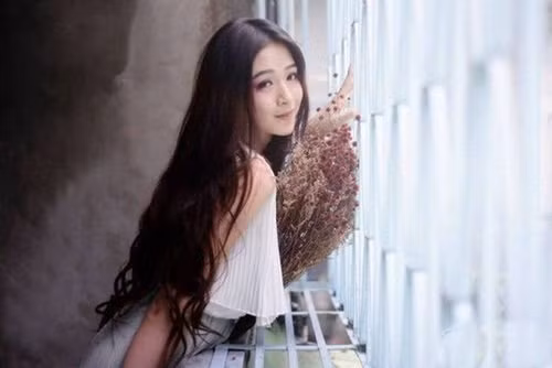 Cũng nhận xét về vẻ đẹp của Quách Thuần, nhiếp ảnh gia Maruko Liu nói tiếp rằng ngay sau khi gặp "cô gái thả rông vòng một" cô đã lựa chọn nam sinh này vì Quách Thuần có vẻ đẹp phi giới tính, không một giới tính nào có thể ràng buộc được chàng trai này.