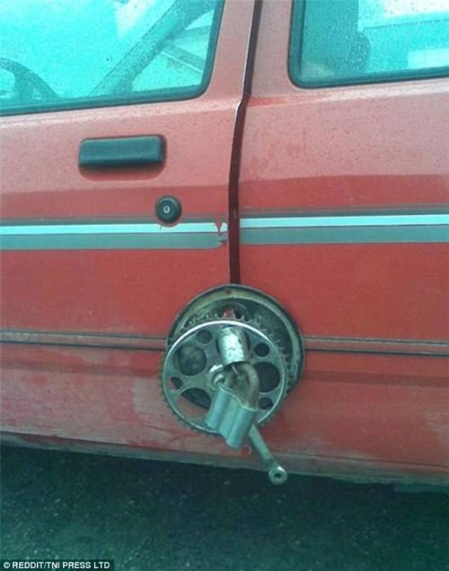 Dù khá mất thẩm mĩ nhưng an toàn luôn được đặt lên hàng đầu với các chủ phương tiện.