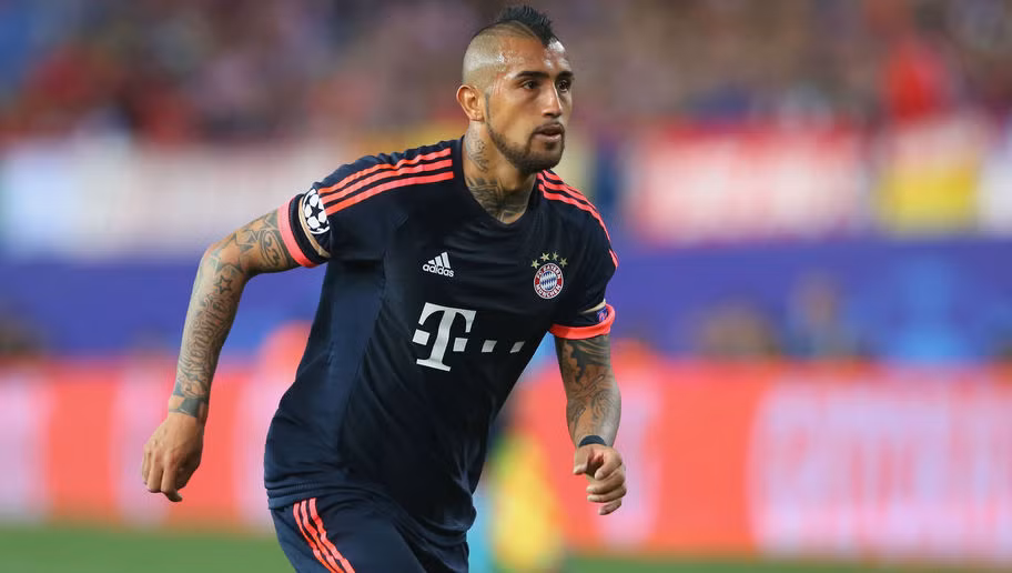 Vẫn là hình ảnh của một chiến binh thực thụ, Arturo Vidal thi đấu hết sức máu lửa trước hàng thủ nổi tiếng "chơi rắn" của Atletico Madrid. Vidal có hàng loạt cú dứt điểm cực tốt nhưng sự xuất sắc của thủ thành Jan Oblak đã không cho phép tuyển thủ người Chile có dịp ăn mừng.