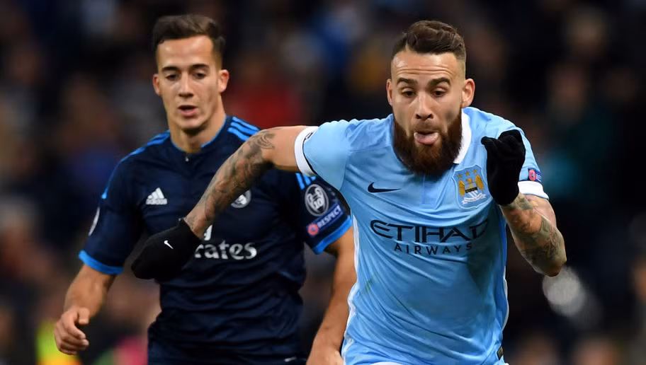 Thêm một cầu thủ nữa của Man City lọt vào đội hình tiêu biểu Champions League là Nicolas Otamendi. Phối hợp chặt chẽ cùng đội trưởng Vincent Kompany, cựu cầu thủ của Valencia này đã có một ngày thi đấu vô cùng hiệu quả trước Real Madrid.