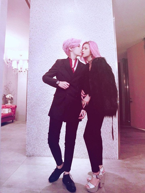 Chính bằng độ hot của mình, cặp đôi đồng tính nữ này đã thu hút được hơn 100.000 người theo dõi trang cá nhân của họ.