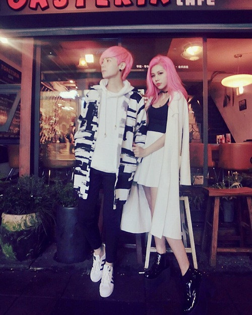 Theo tìm hiểu, cặp đồng tính nữ hot nhất Đài Loan này có nickname là Charlie và Xian Zi.